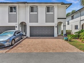 Building Photo - 2727 Treasure Cove Cir