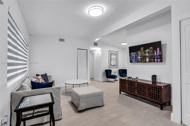 Building Photo - 11350 SW 51st St