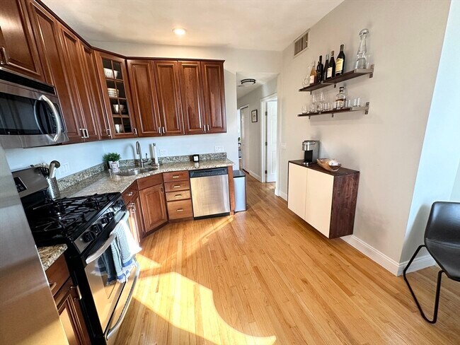 Foto del edificio - 587 E 4th St