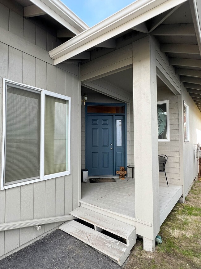 Building Photo - 6733 Snow Goose Cir