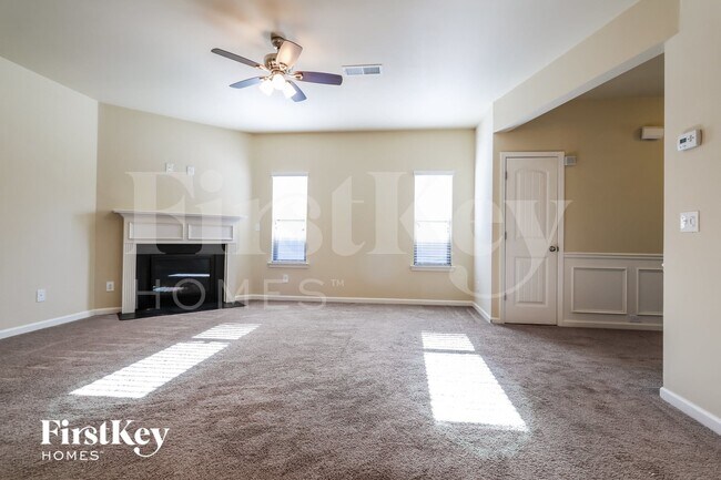 Foto del edificio - 6013 Cloverfield Way