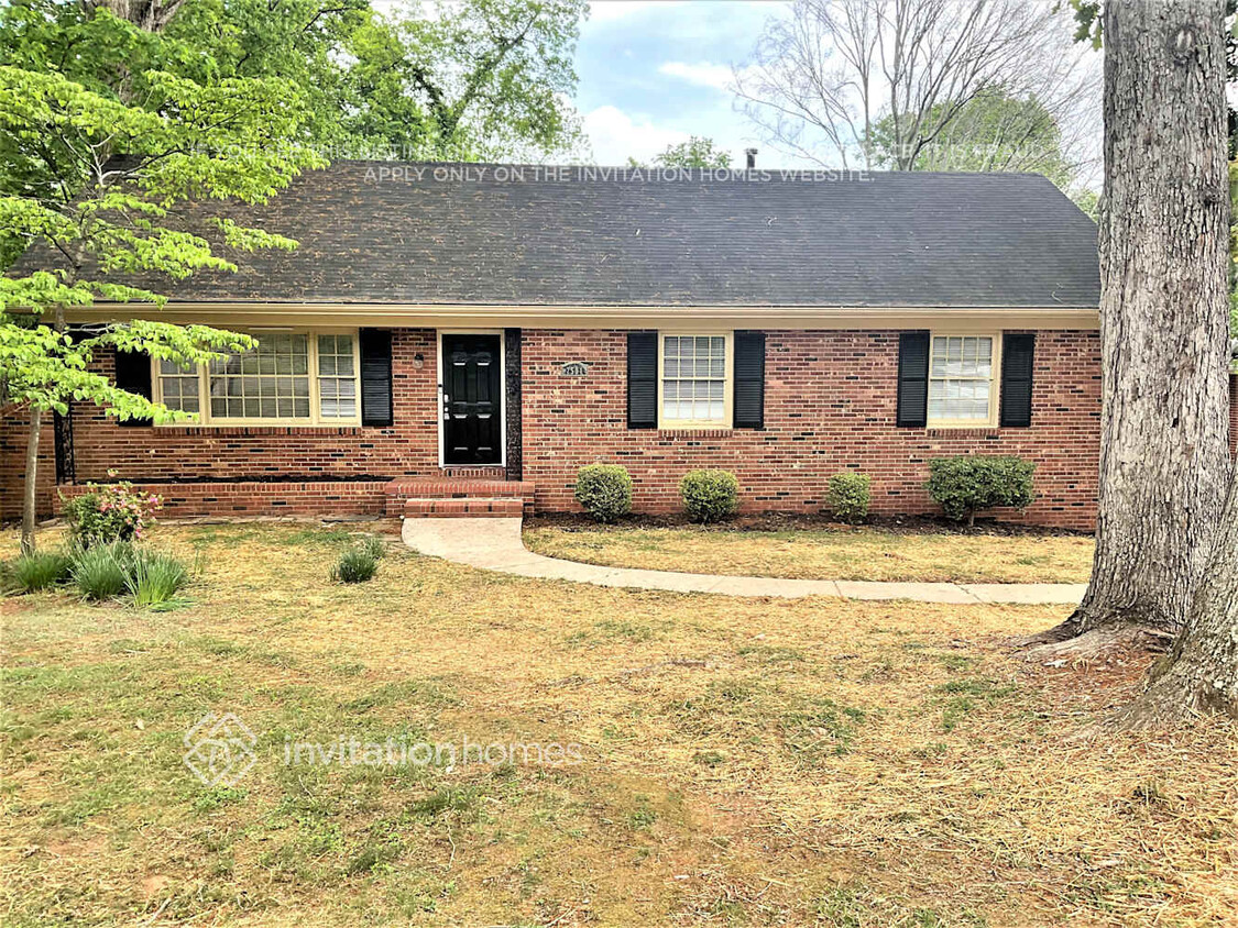 Foto principal - 2501 Wensley Dr