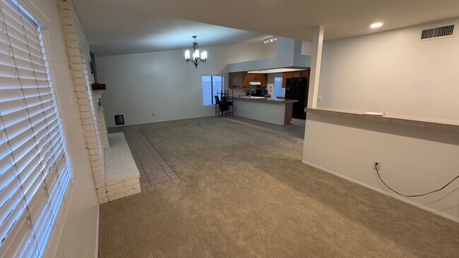 Building Photo - 5520 W Beryl Ave