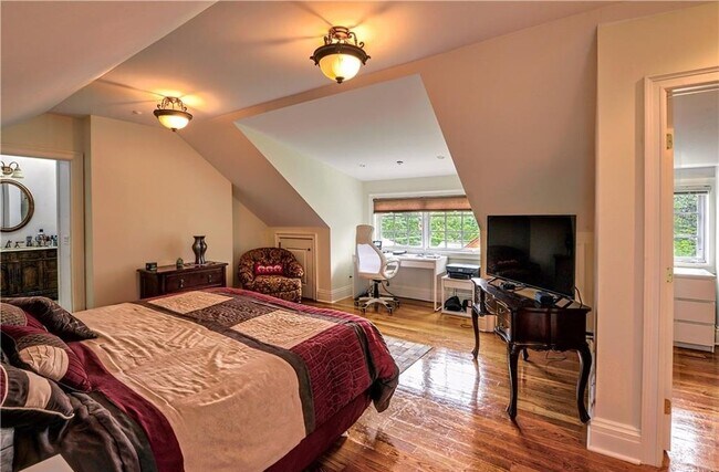 Foto del edificio - 8 Berkley Dr