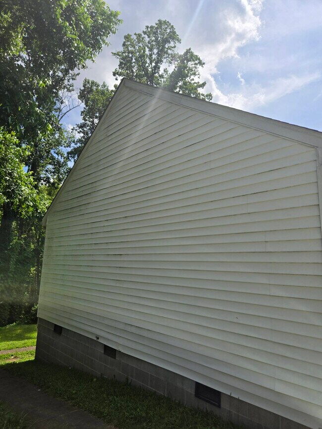 Foto del edificio - 115 Blackwelder Ave