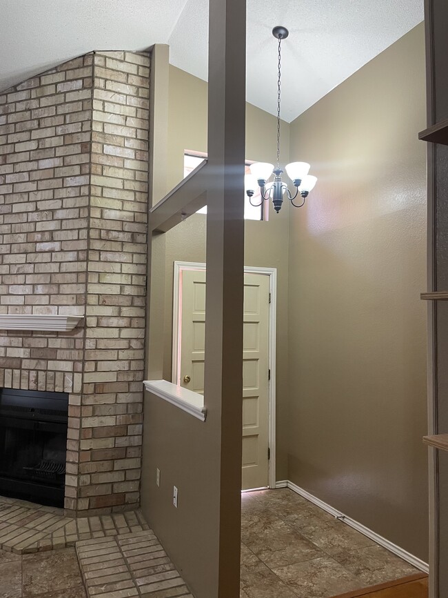 Entry - 4430 Winterberry Ln
