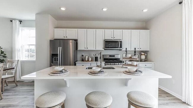 Building Photo - 210 Macoun Way
