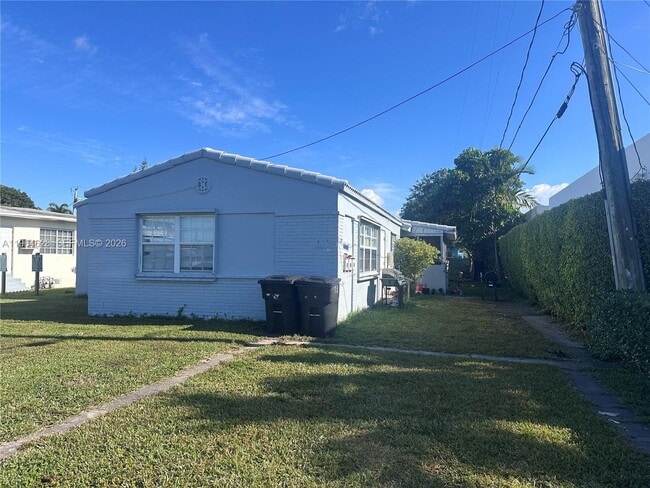 Foto del edificio - 2125 Bay Dr