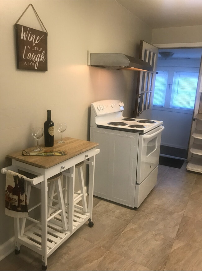 Building Photo - 57 Alice St