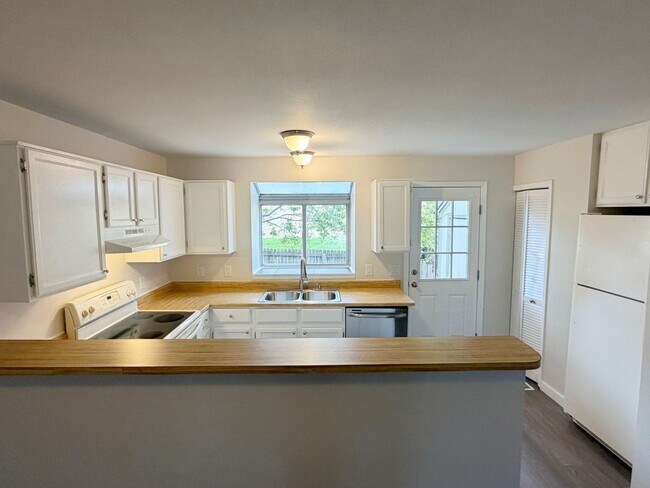 Foto del edificio - 3070 W 107th Pl