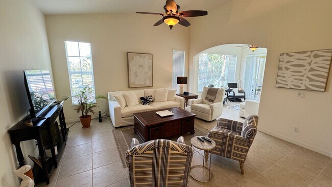 Foto del edificio - Turnkey Furnished Short Term Rental Availa...
