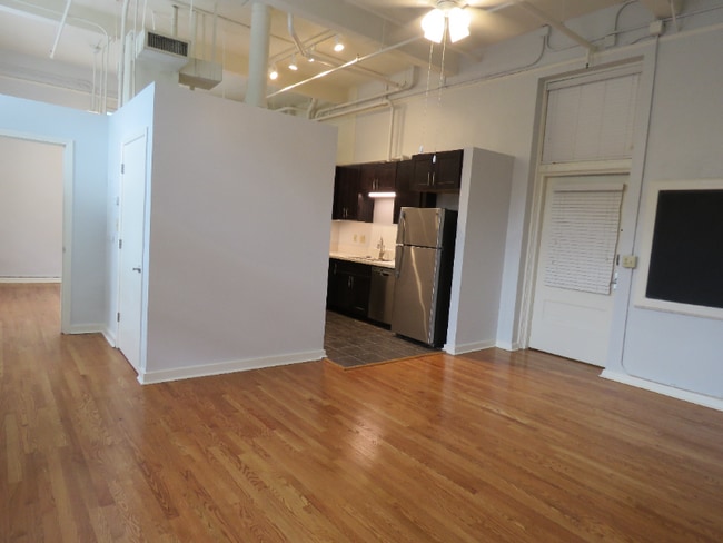Building Photo - 1401 Scott St