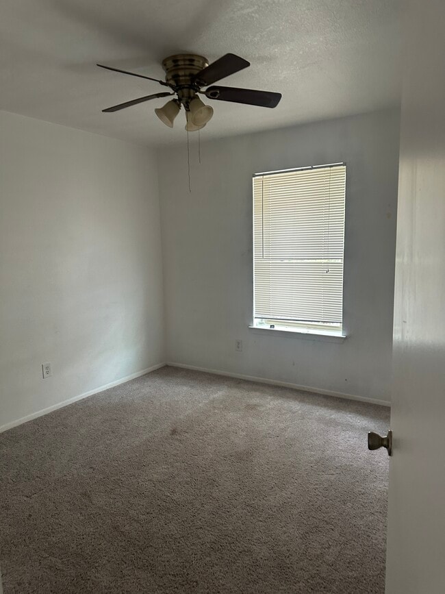 Building Photo - 1205 Dawson Cir