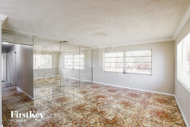 Foto del edificio - 1326 NW 72nd St