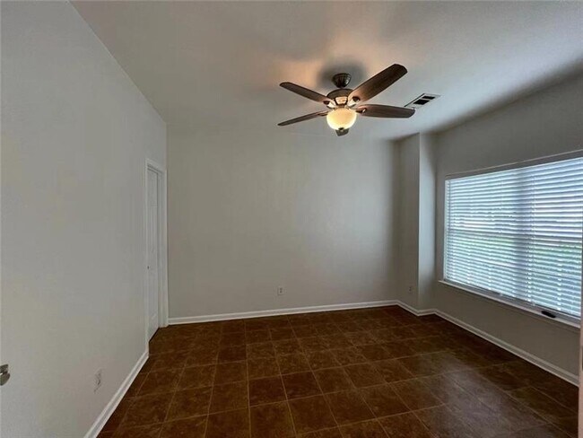 Building Photo - 395 Brookview Dr