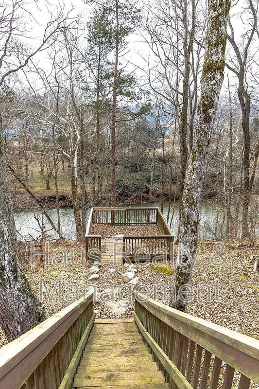 Foto del edificio - 3136 Brook Hill Dr