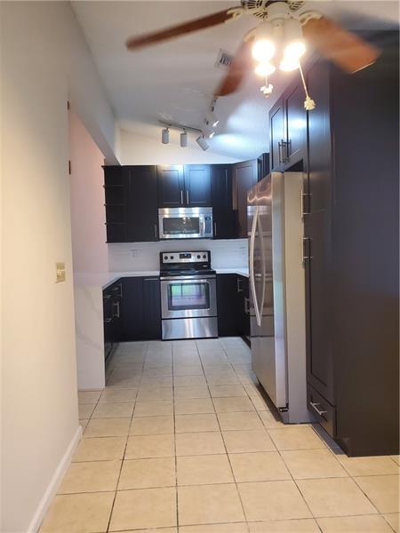 Foto del edificio - 7342 Pinewalk Dr S