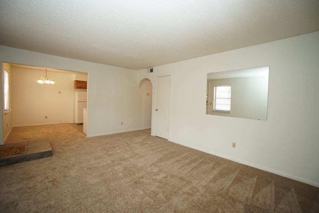 3037 N Rockwell Ave, Bethany, OK 73008 Apartments Bethany, OK