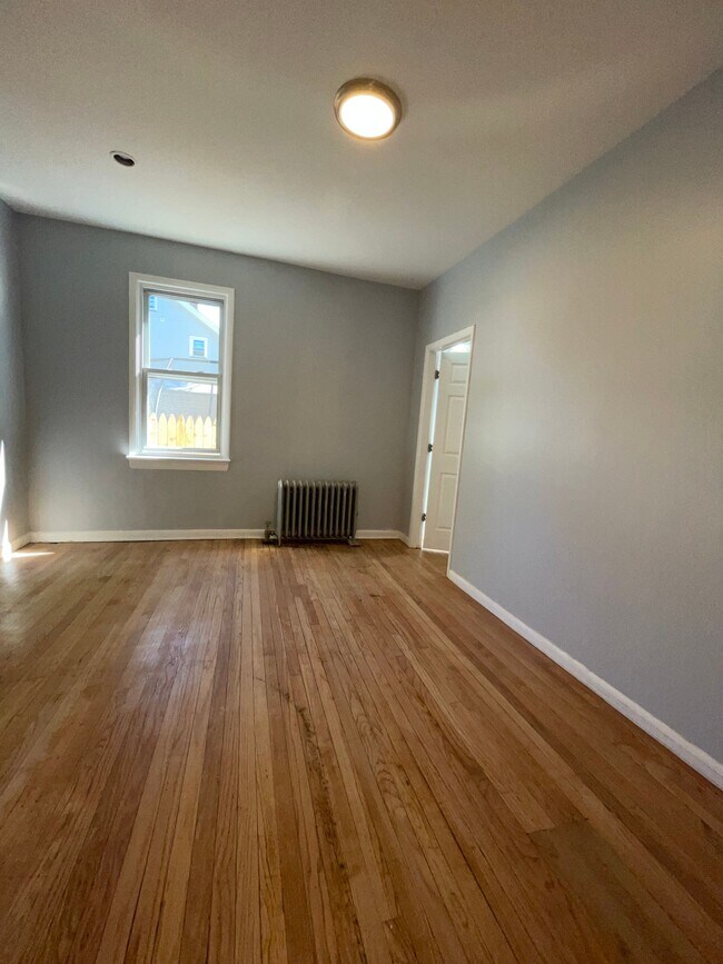 Foto del edificio - 1696 Winfield St