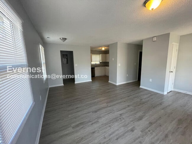 Foto del edificio - 504 E McLelland Ave