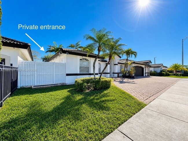 Foto del edificio - 1063 SW 142nd Ave