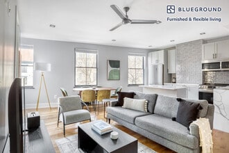 Building Photo - 302 W 11th St