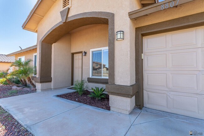 Foto del edificio - 8807 E 26th St