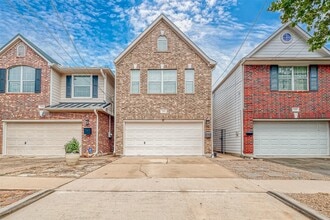 Building Photo - 1328 Prince St