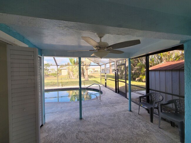 Building Photo - Duplex with pool for rent