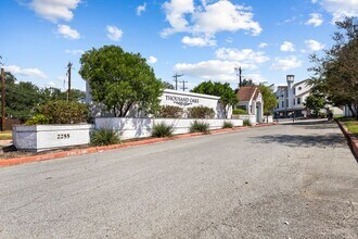 Building Photo - 2255 Thousand Oaks Dr