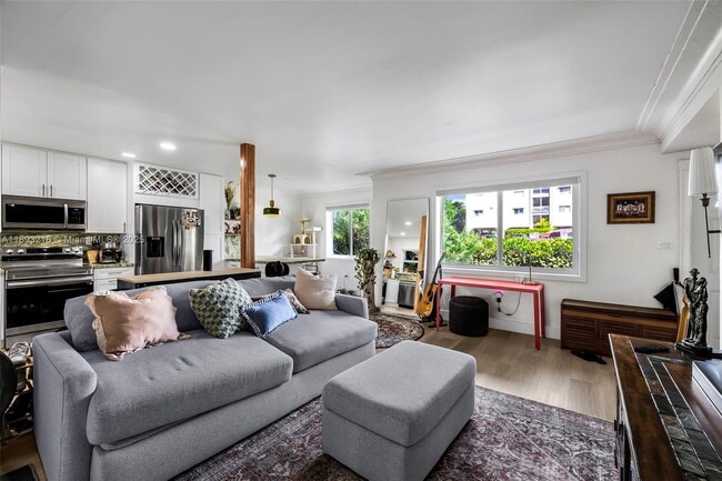 Foto del edificio - 3690 SW 9th Terrace