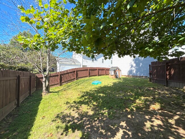 Building Photo - 4100 Lake Pass Ln