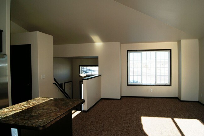 Foto del edificio - 4 Bed 3 Bath Single Family Home
