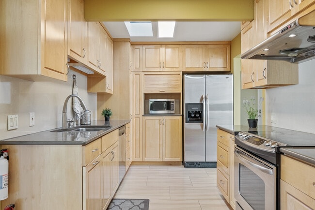 Building Photo - 29 Cameo Way