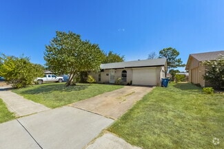 Building Photo - 1062 Elmwood Dr