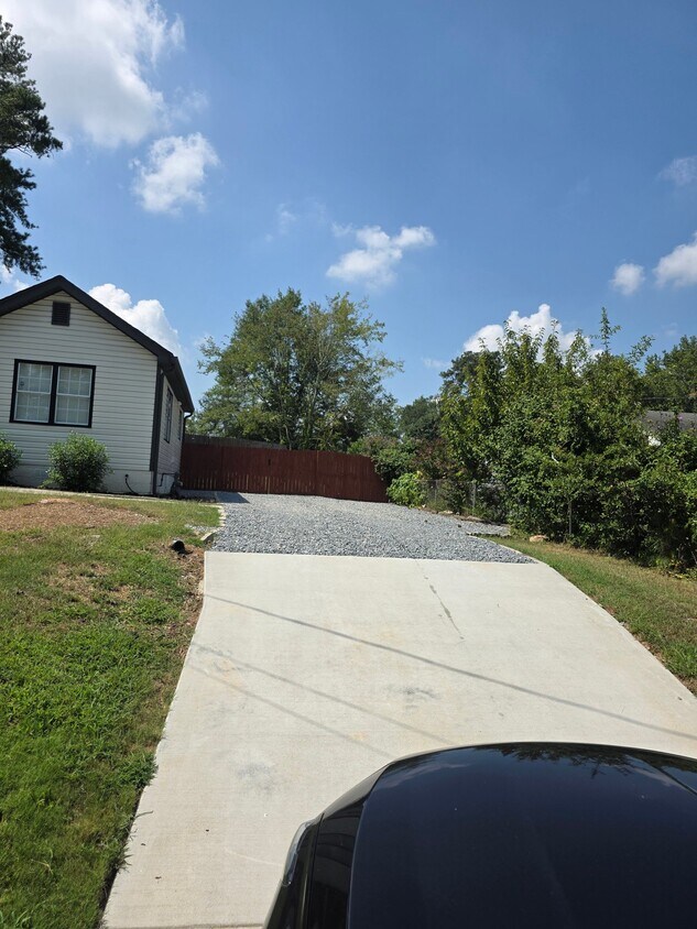 Building Photo - 47 Hillcrest Dr SE