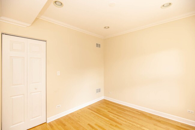 Foto del edificio - 2854 W Rosemont Ave
