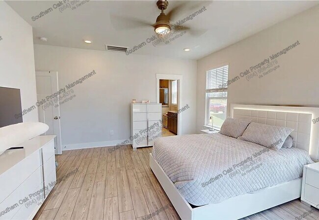 Foto del edificio - 155 Founders Blvd