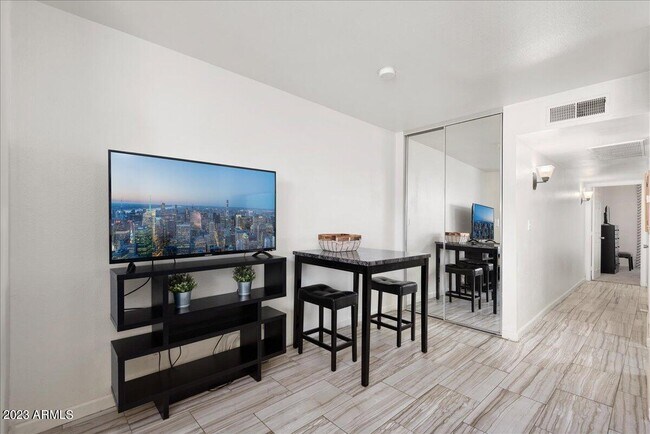 Foto del edificio - 14203 N 19th Ave
