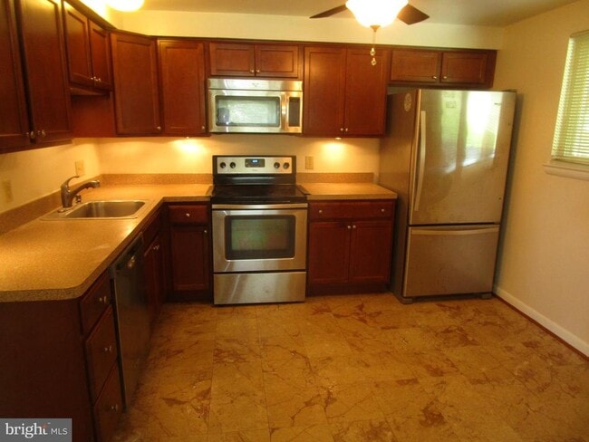 Foto del edificio - 5606 Devon Ct