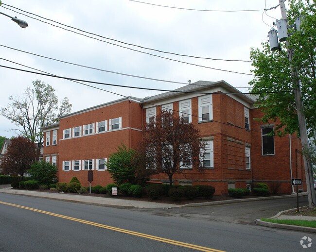 41 Wayne Ave, Suffern, NY 10901 Apartments Suffern, NY