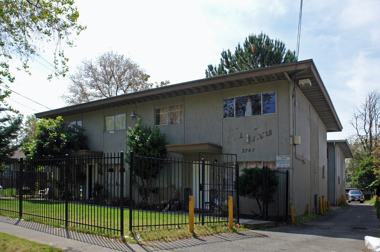 Foto principal - 3742 4th Ave