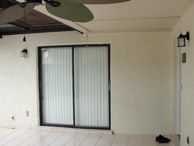 Building Photo - 15235 W Pond Woods Dr