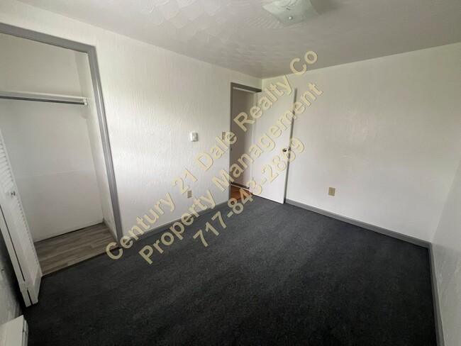 Building Photo - 3086 Staunton Ave