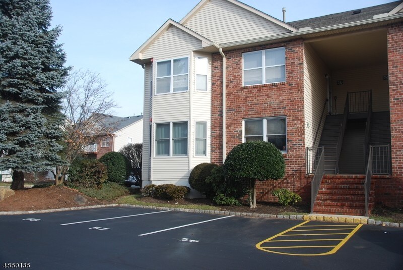 26 Frankie Ln, East Hanover, NJ 07936 Condo for Rent in East Hanover