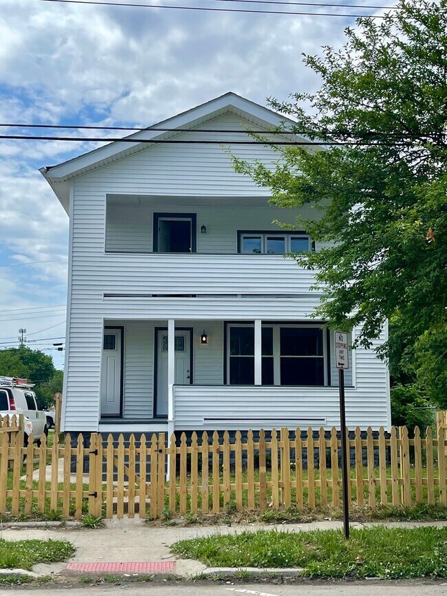 Building Photo - 411-413-413 S Glenwood Ave