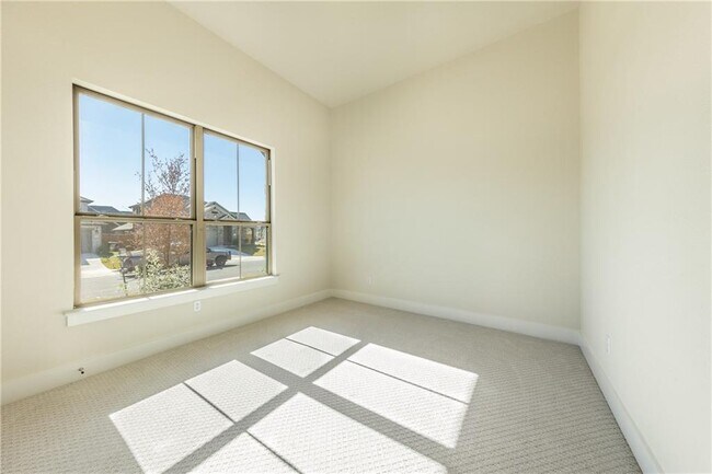 Building Photo - 844 Paseo de Castana Wy