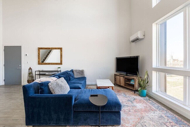 Foto del edificio - 2 Story Penthouse furnished at The Madison