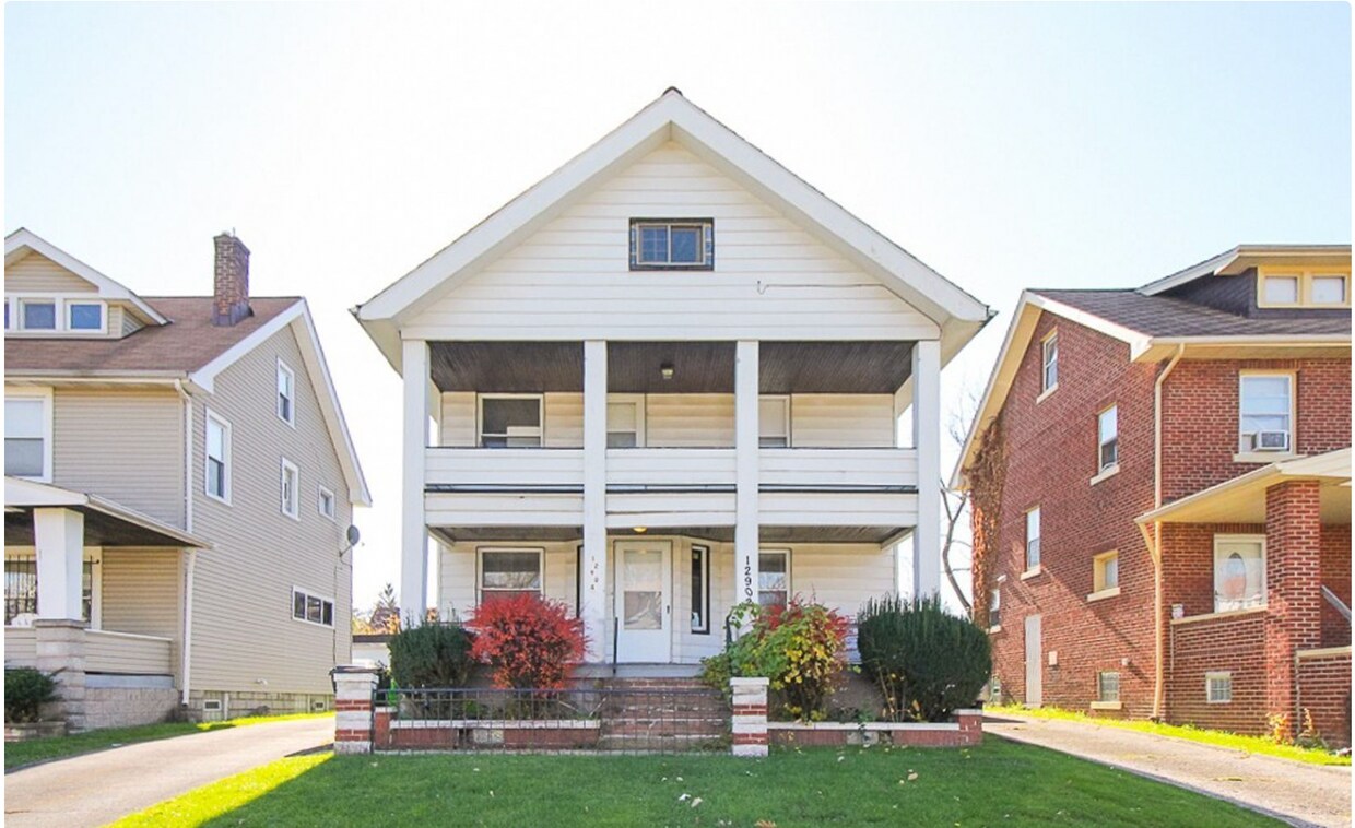 Foto principal - 12904 Thornhurst Ave