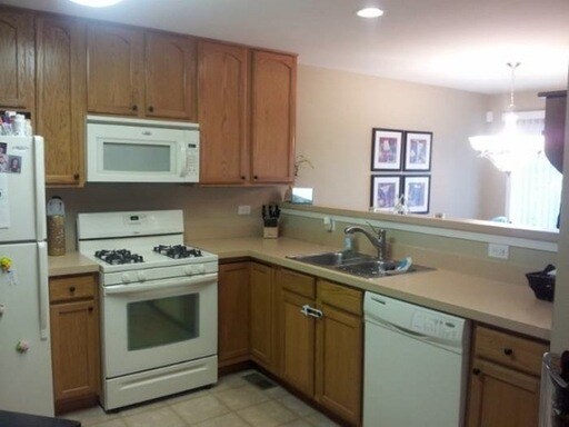 Building Photo - 32427 N Mackinac Ln